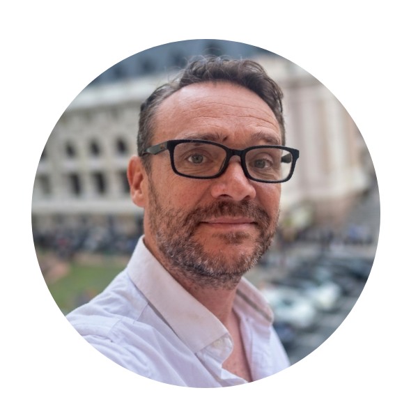 Close-up bearded man wearing glasses